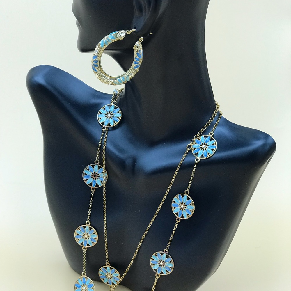 Sterling Silver Blue Flower Enamel Necklace.